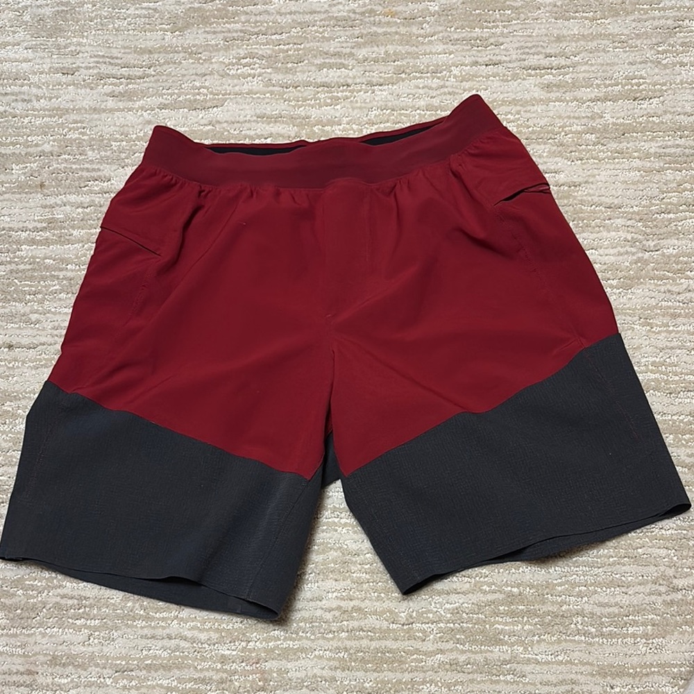 LULULEMON Small 7” Men's Two-Tone Red and Gray Shorts